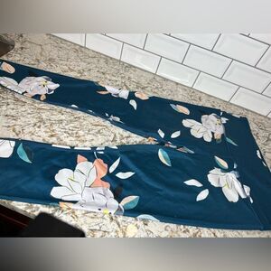 Athleta Teal Floral Print Elation 7/8 Tight
